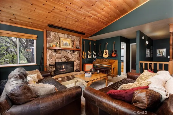$525,000 | 453 Davos Drive, Crestline, CA 92325