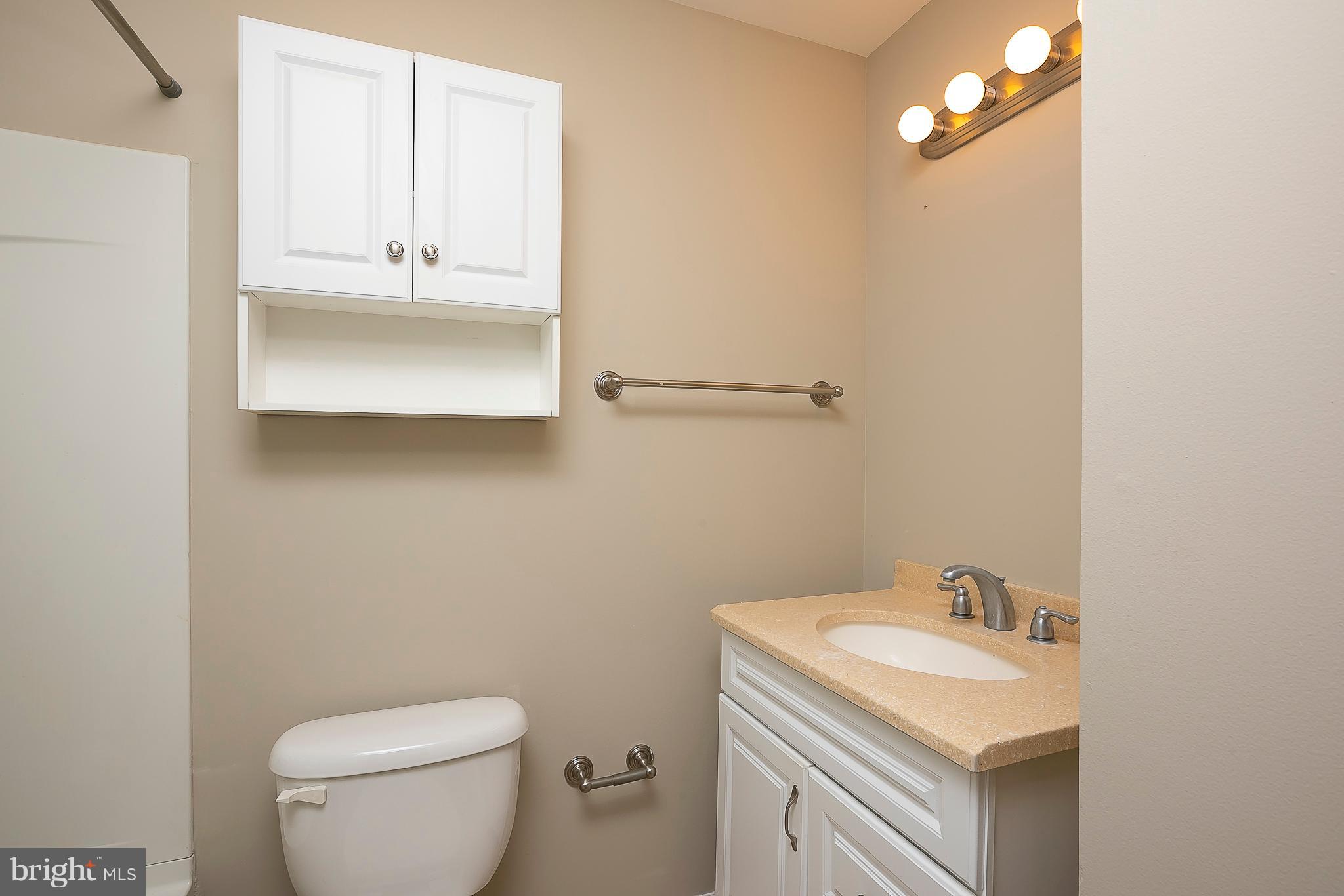 8256 Vosges Road Baltimore, MD 21244 - Photo 13 of 30 Bath