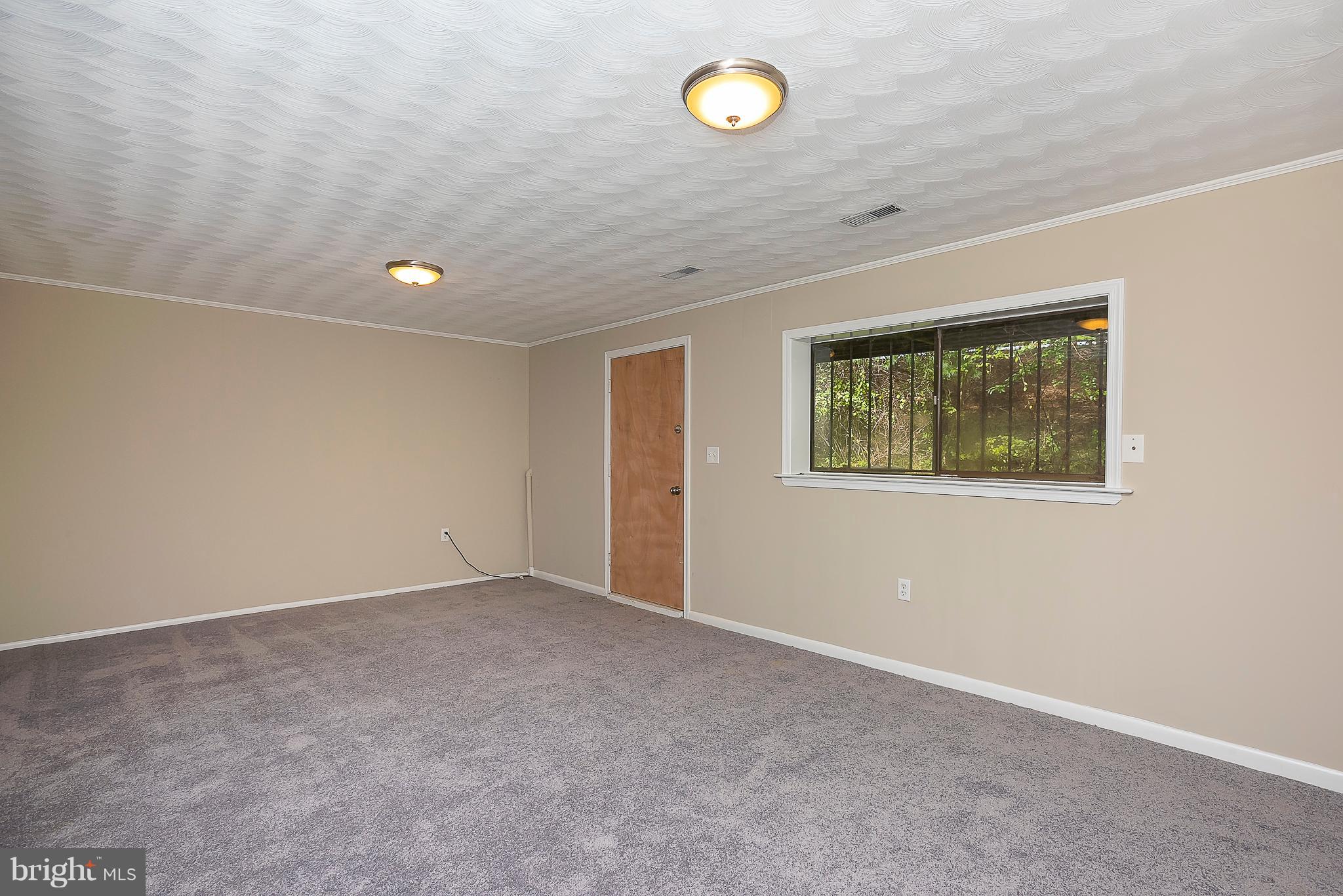8256 Vosges Road Baltimore, MD 21244 - Photo 20 of 30 Family Room