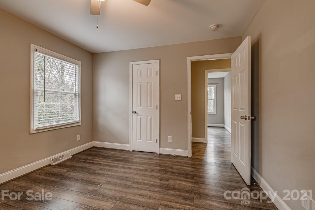 2833 Mayflower Road Charlotte, NC 28208 - Photo 13 of 44