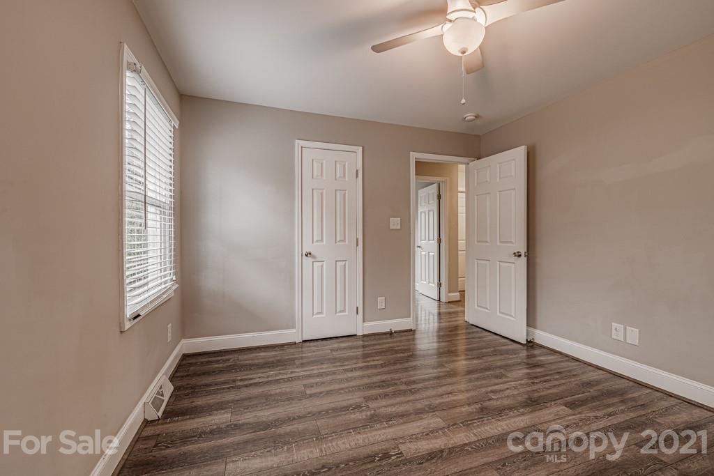 2833 Mayflower Road Charlotte, NC 28208 - Photo 14 of 44