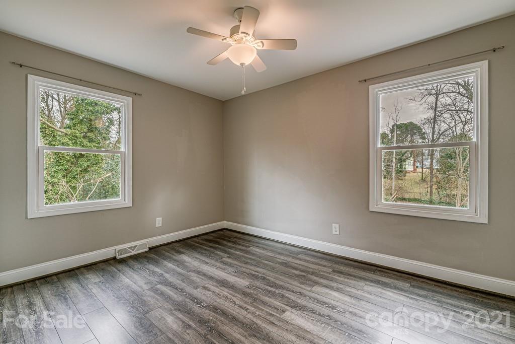 2833 Mayflower Road Charlotte, NC 28208 - Photo 10 of 44