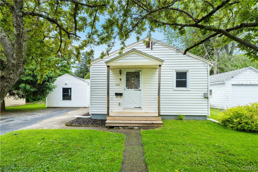221 Chappell Street Oneida, NY 13421 - Photo 1 of 25