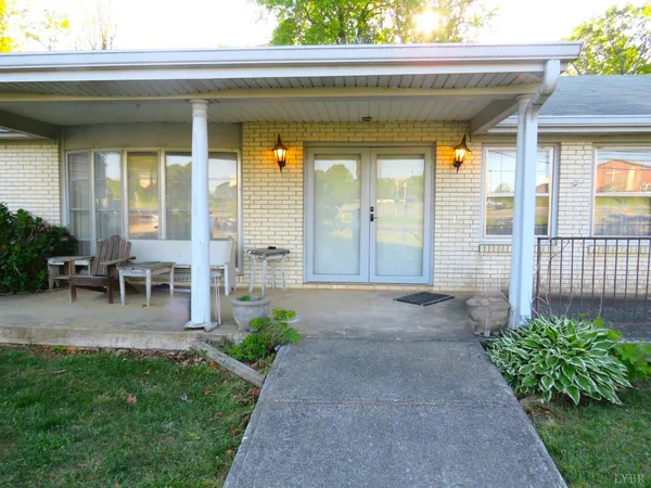 a house view with outdoor space