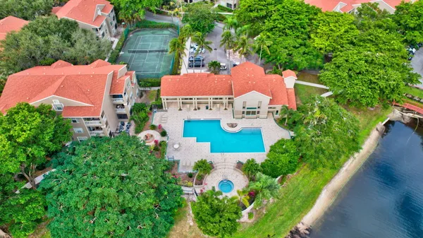 $2,000 | 1825 Palm Cove Boulevard, Unit 103, Delray Beach, FL 33445