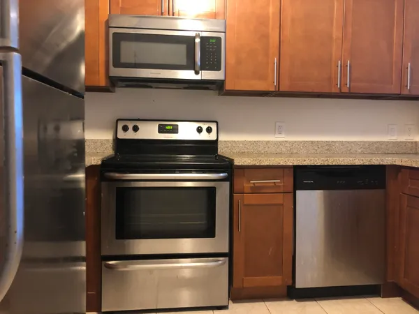 $2,000 | 1825 Palm Cove Boulevard, Unit 103, Delray Beach, FL 33445