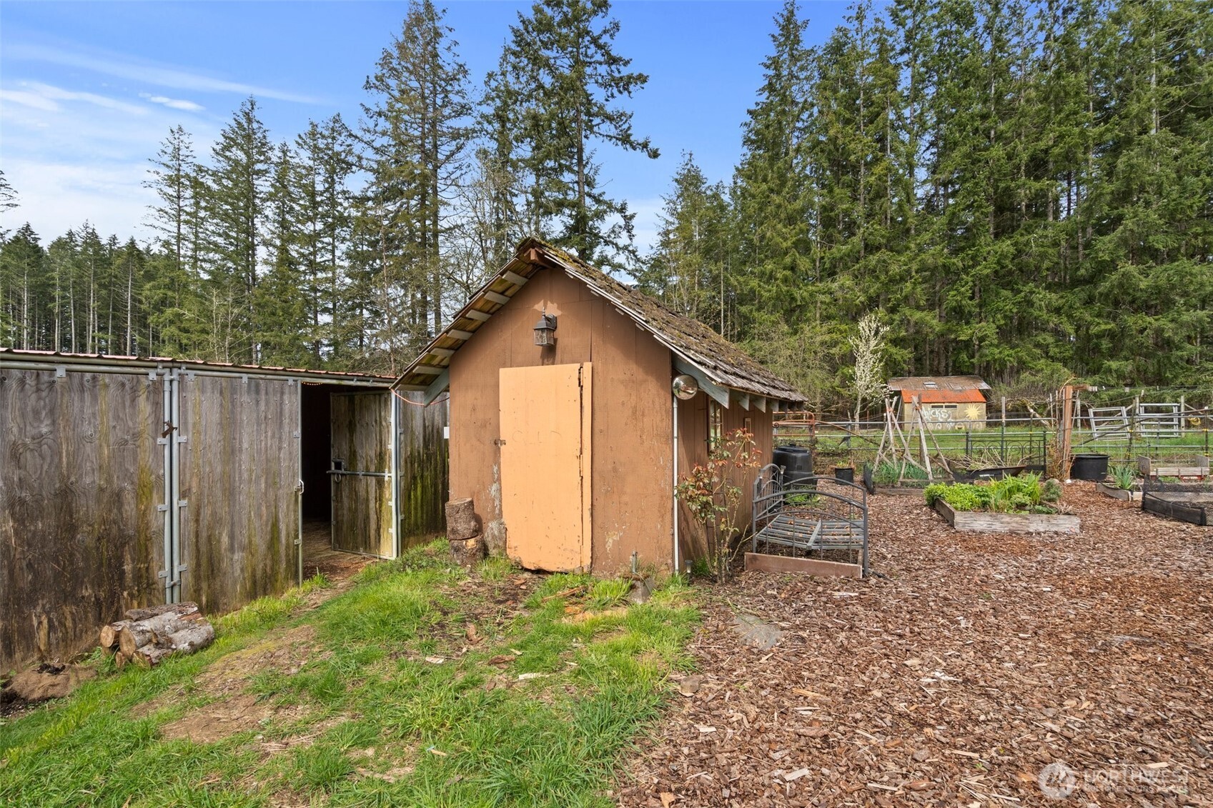 288 Hewitt Road Chehalis, WA 98532 - Photo 32 of 40 a view of backyard of house