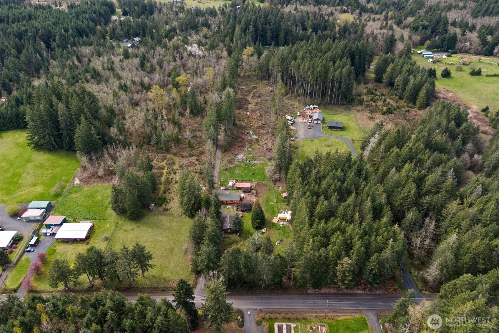 288 Hewitt Road Chehalis, WA 98532 - Photo 40 of 40 an aerial view of a house with a yard