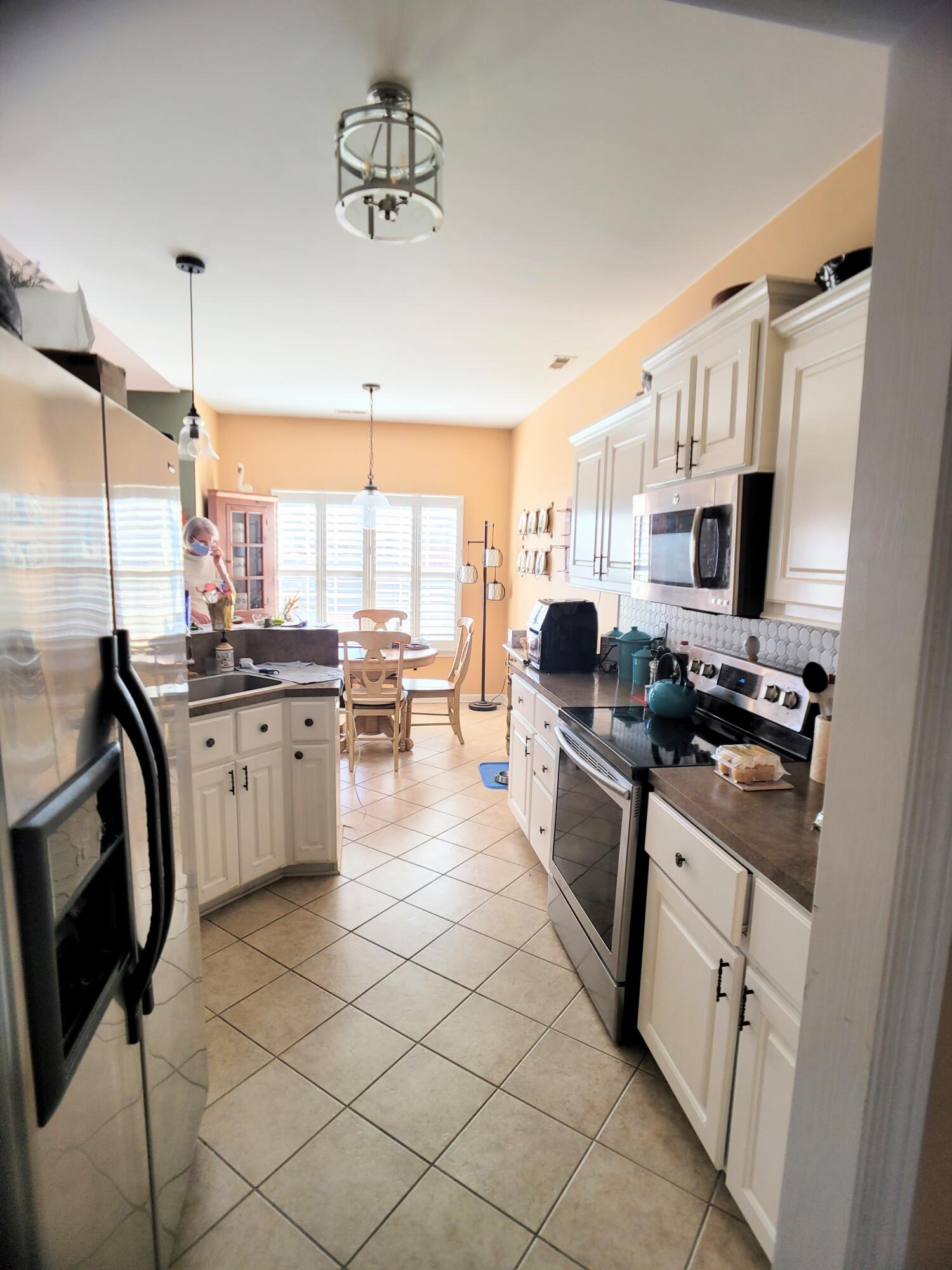 7685 Eagle Lake Road North Charleston, SC 29418 - Photo 9 of 15 Kitchen