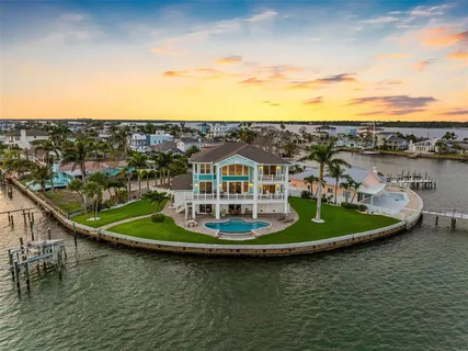 $3,750,000 | 11000 8th Street East, Treasure Island, FL 33706