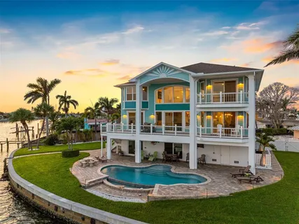 $3,750,000 | 11000 8th Street East, Treasure Island, FL 33706