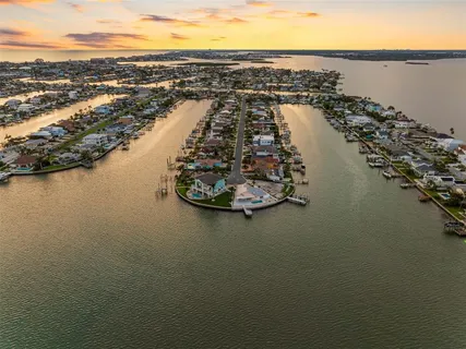 $3,750,000 | 11000 8th Street East, Treasure Island, FL 33706