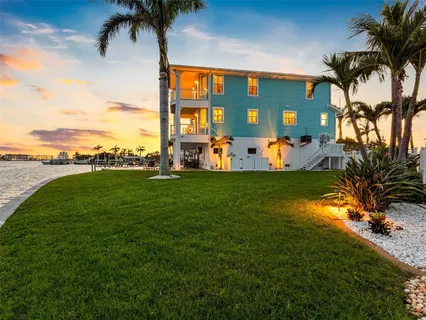 $3,750,000 | 11000 8th Street East, Treasure Island, FL 33706