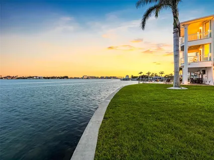 $3,750,000 | 11000 8th Street East, Treasure Island, FL 33706