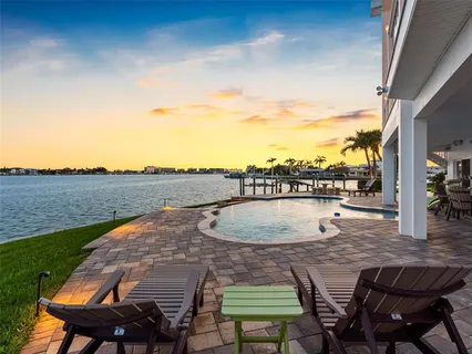 $3,750,000 | 11000 8th Street East, Treasure Island, FL 33706