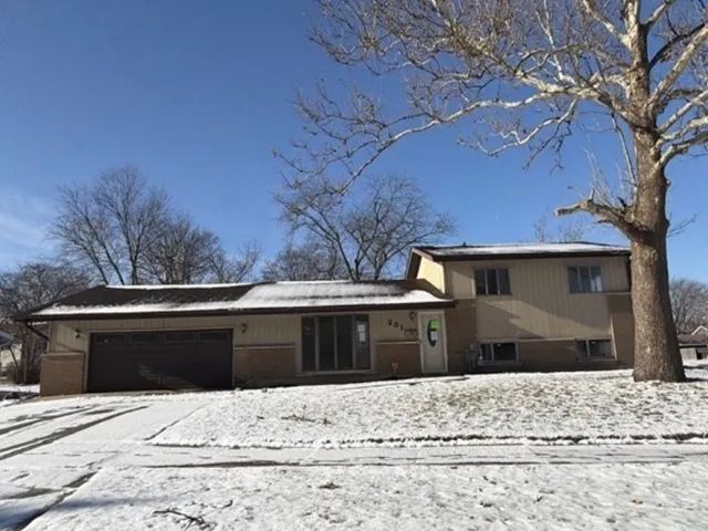 $115,600 | 231 Farragut Street, Park Forest, IL 60466