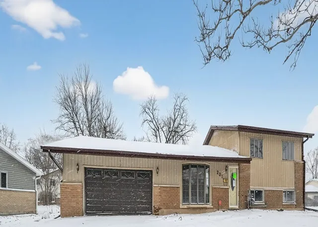 $115,600 | 231 Farragut Street, Park Forest, IL 60466