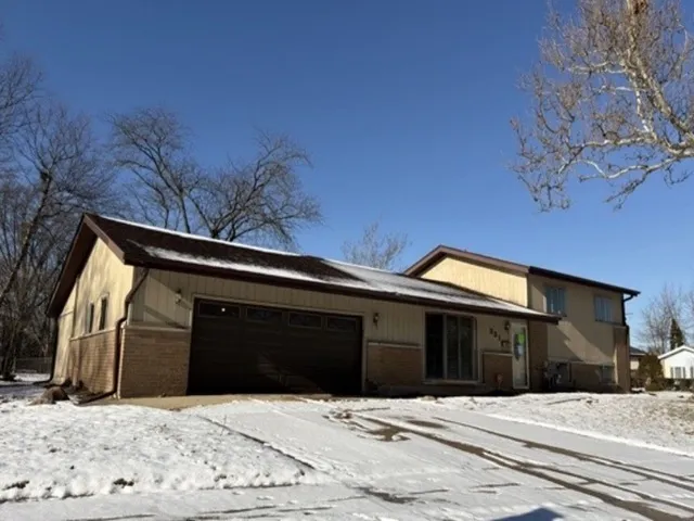 $115,600 | 231 Farragut Street, Park Forest, IL 60466