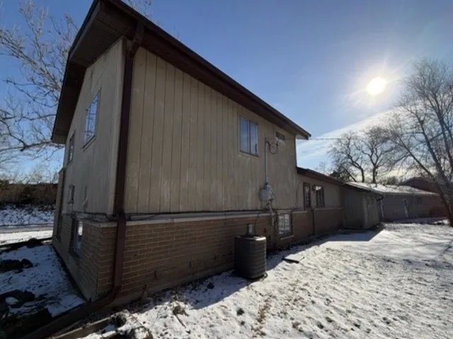 $115,600 | 231 Farragut Street, Park Forest, IL 60466