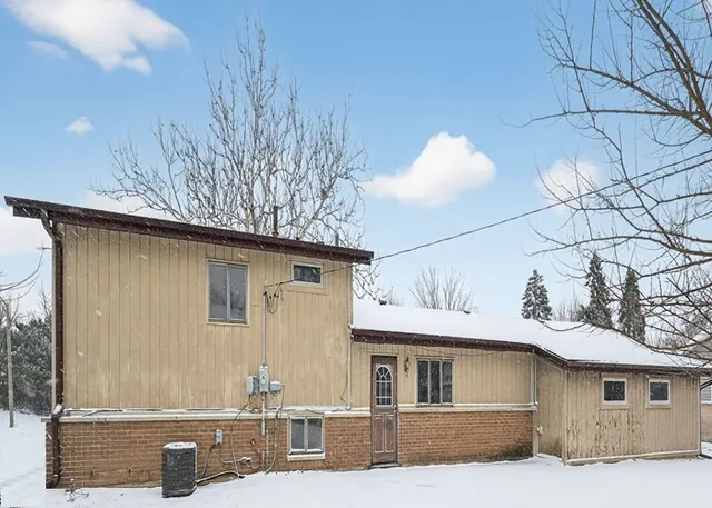 $115,600 | 231 Farragut Street, Park Forest, IL 60466