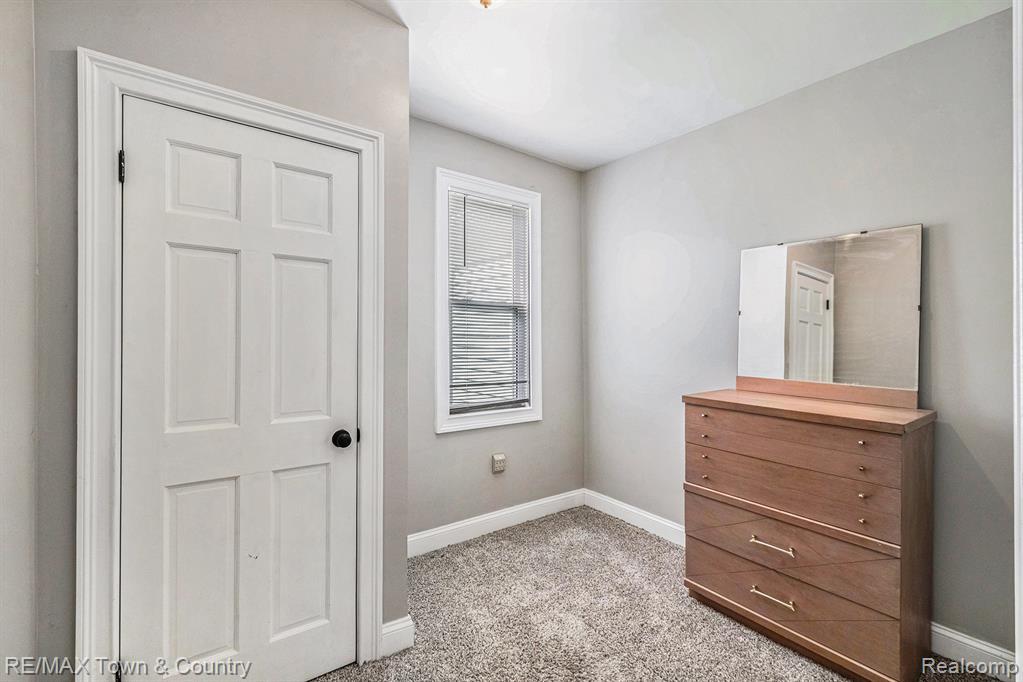 1366 South Morrish Road Flint, MI 48532 - Photo 13 of 32