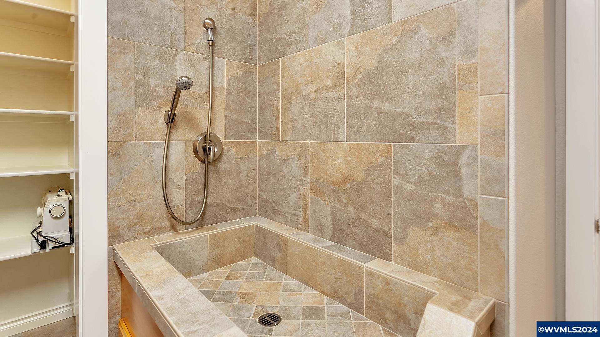 4631 Northeast Granite Avenue Albany, OR 97321 - Photo 25 of 41