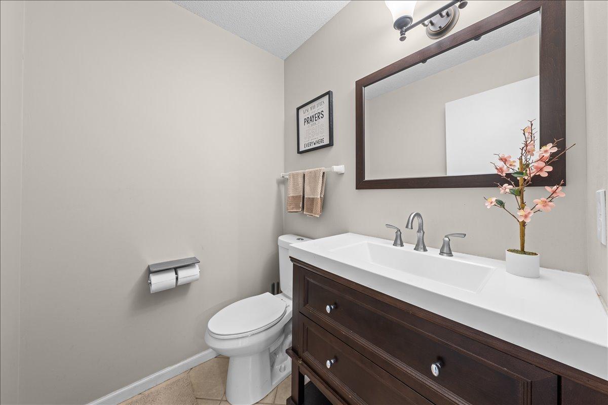 139 Ridge Way Mahtomedi, MN 55115 - Photo 11 of 30