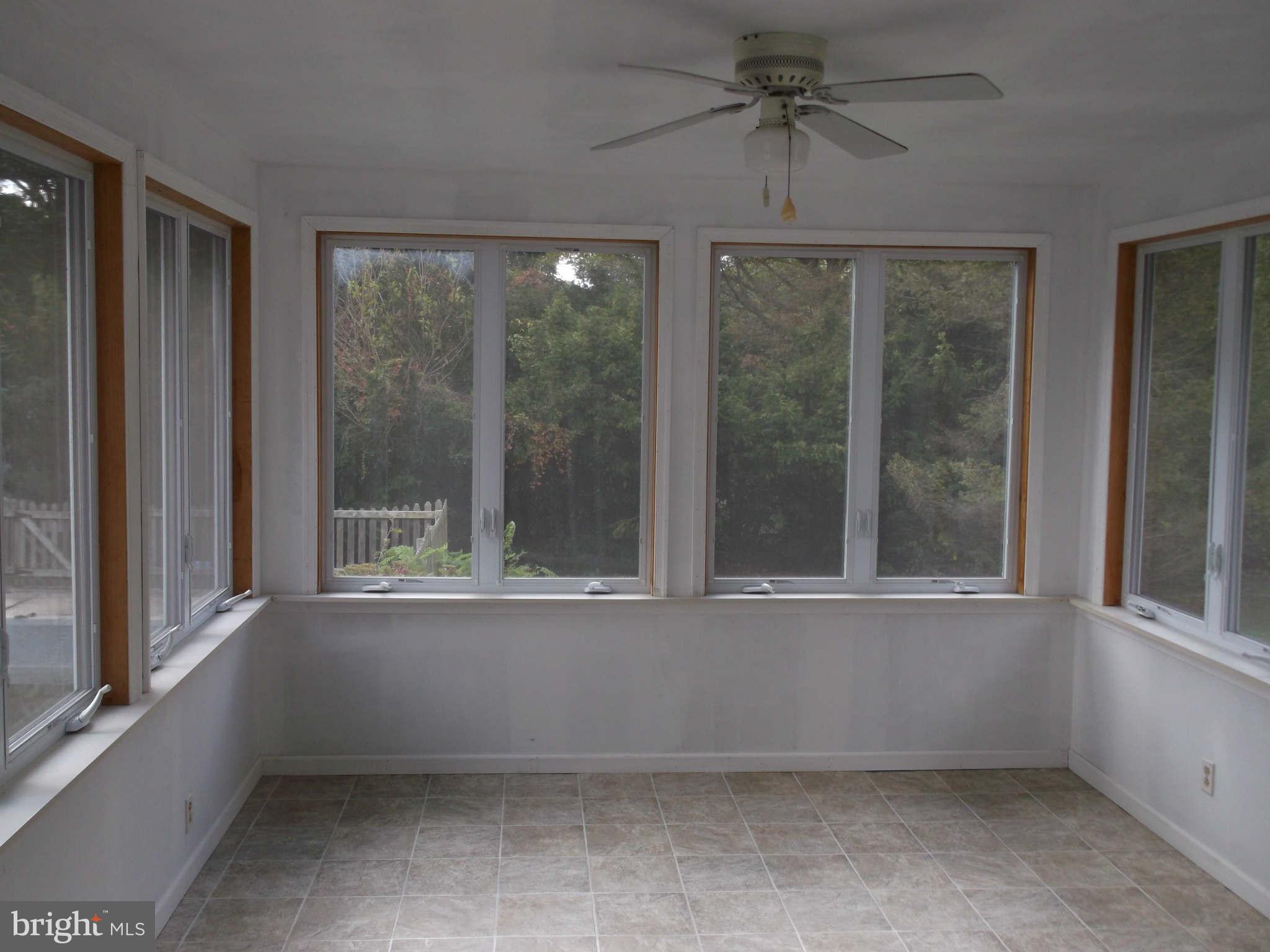 209 Warwick Road Chestertown, MD 21620 - Photo 7 of 16 Sun room