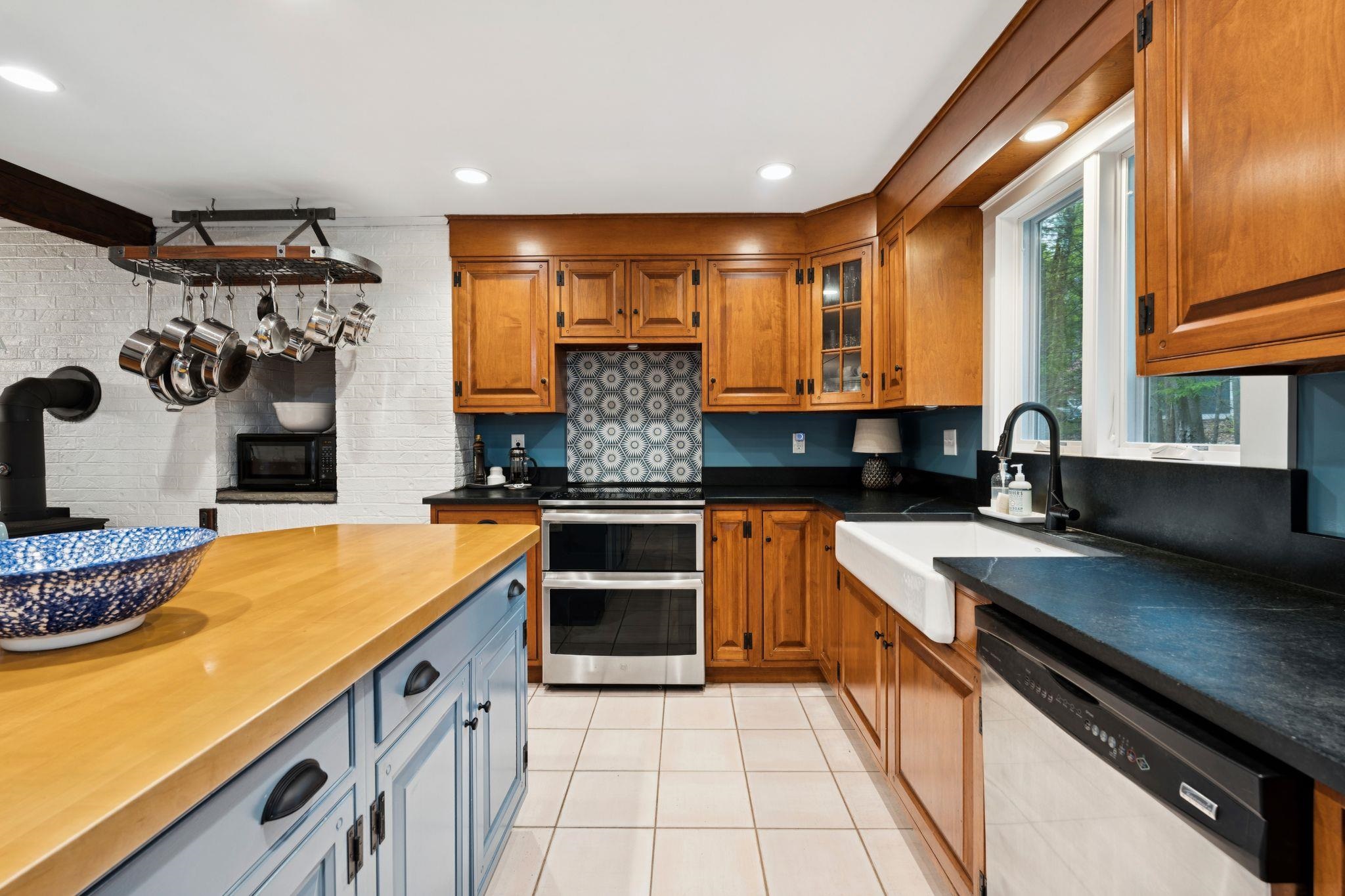 12 Hemlock Road Kensington, NH 03833 - Photo 7 of 37