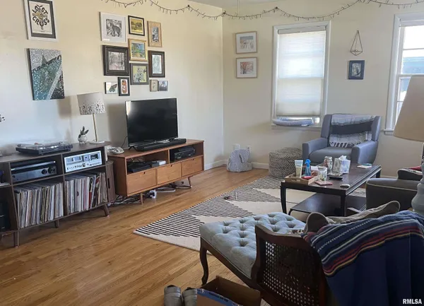 $125,000 | 608 South Dixon Avenue, Carbondale, IL 62901
