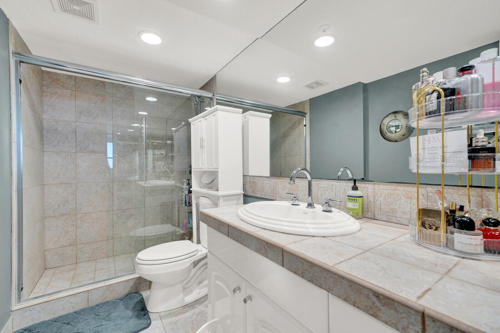859 Jeffery Street, Unit 7050 Boca Raton, FL 33487 - Photo 19 of 37 Primary Bathroom