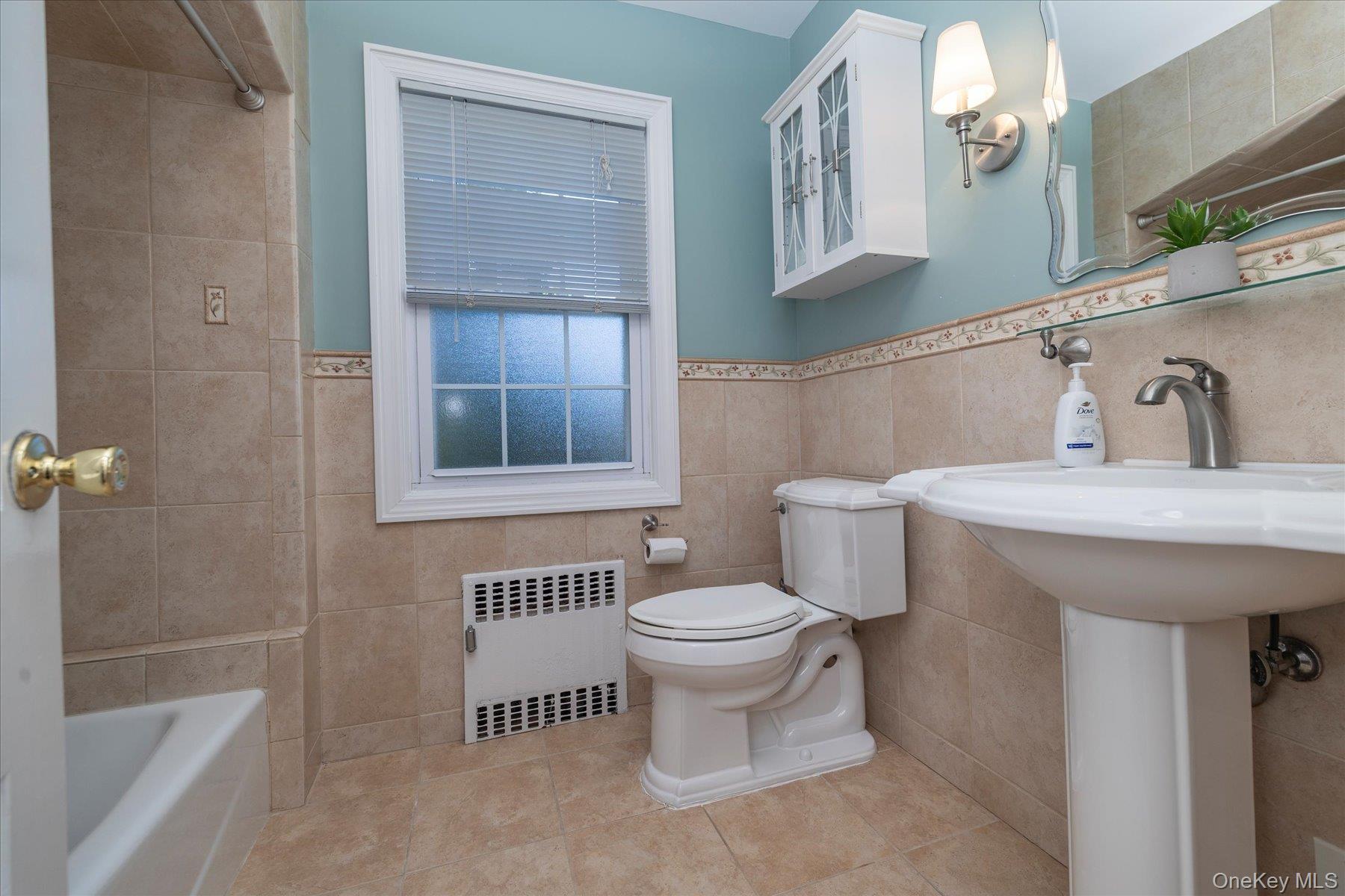 108 Muirfield Road Rockville Centre, NY 11570 - Photo 13 of 15