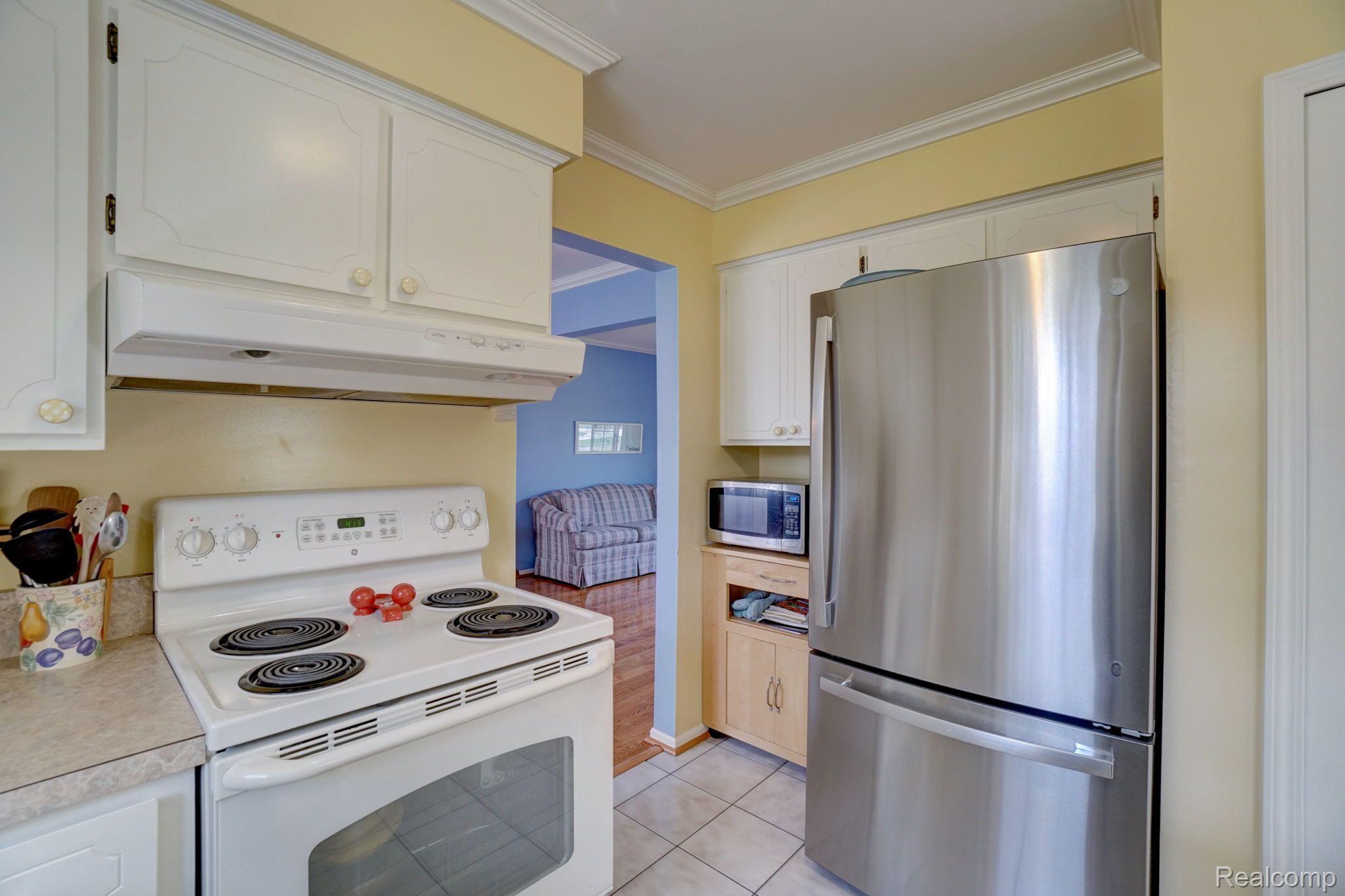 4530 Rohr Road Clarkston, MI 48348 - Photo 16 of 48 Kitchen (exclude the fridge)