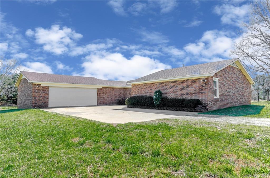 412 East Sandy Ridge Road Monroe, NC 28112 - Photo 1 of 25