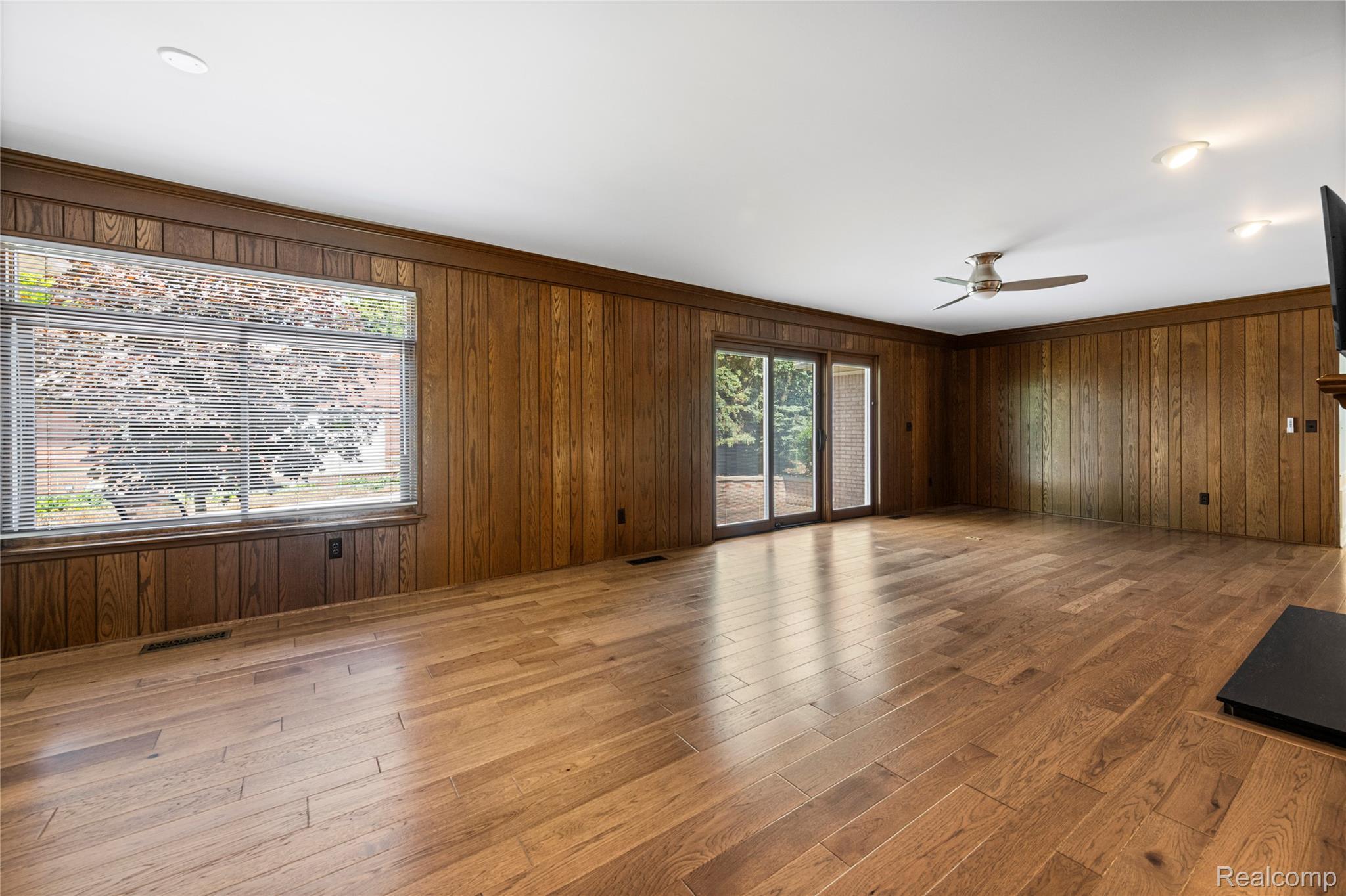 739 Ballantyne Road Grosse Pointe, MI 48236 - Photo 12 of 40