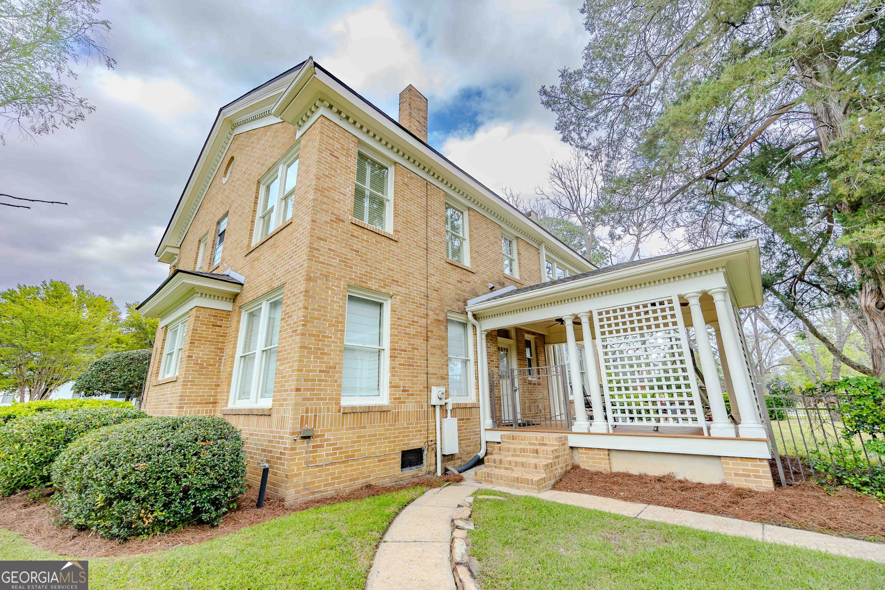 39 West Graham Street McRae-Helena, GA 31055 - Photo 71 of 107 a front view of a house with a yard