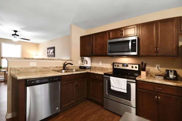 $1,950 | 165 Center Pointe Drive, Unit D, Clarksville, TN 37040