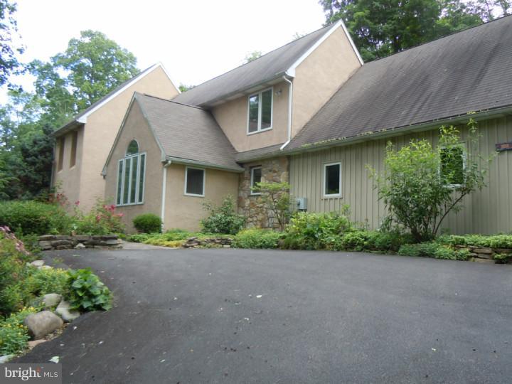 2715 Alden Road Huntingdon Valley, PA 19006 - Photo 2 of 24 Exterior Front