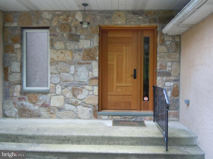 2715 Alden Road Huntingdon Valley, PA 19006 - Photo 3 of 24 Exterior Front