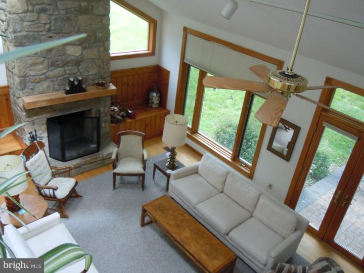 2715 Alden Road Huntingdon Valley, PA 19006 - Photo 9 of 24 Living Room