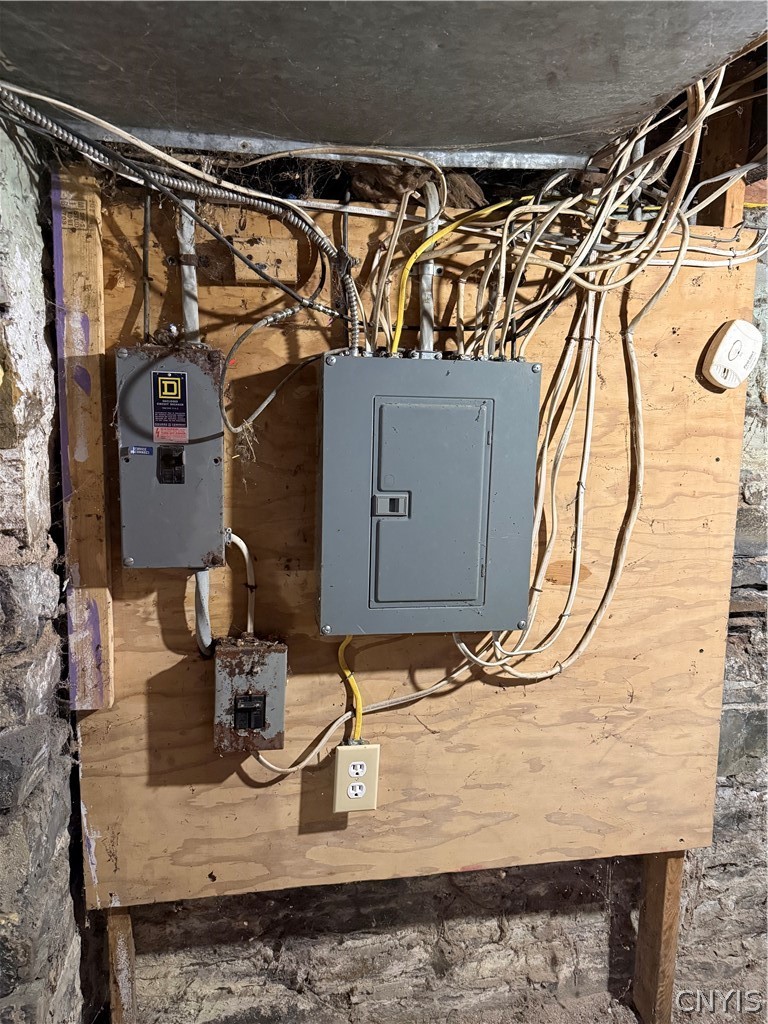 340 Seneca Street Oneida, NY 13421 - Photo 11 of 13