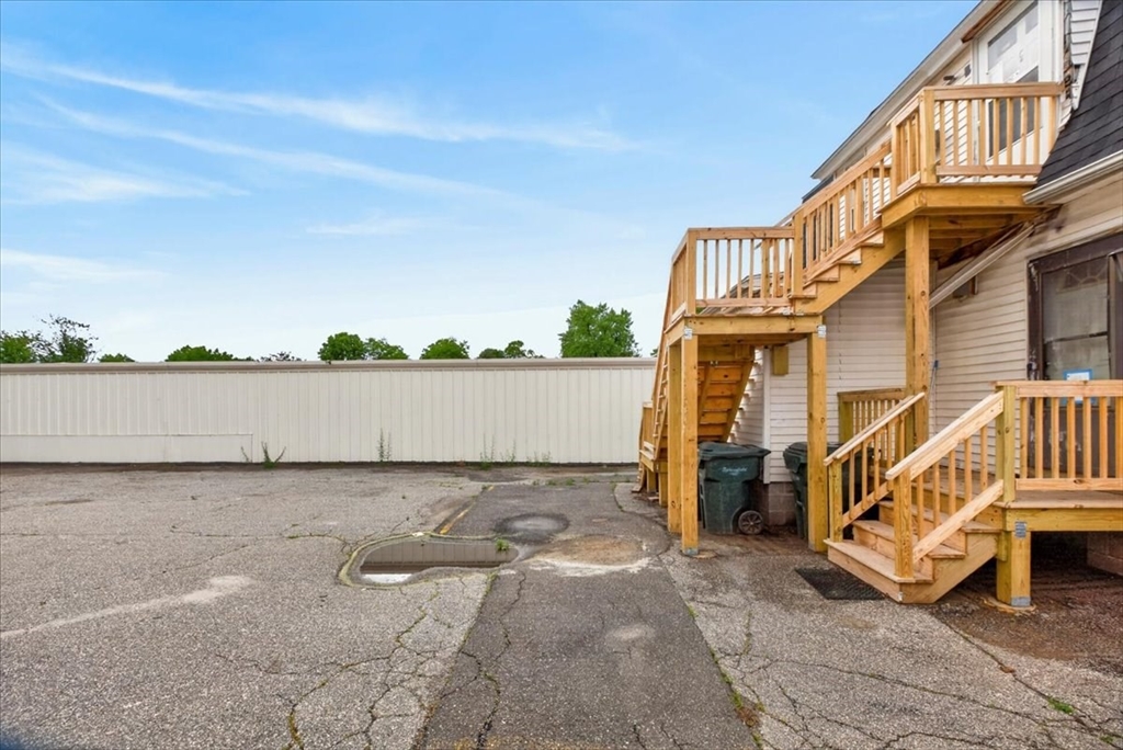 337 Parker Street Springfield, MA 01129 - Photo 10 of 36