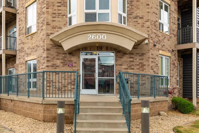 $199,900 | 2600 University Avenue Southeast, Unit 105, Minneapolis, MN 55414