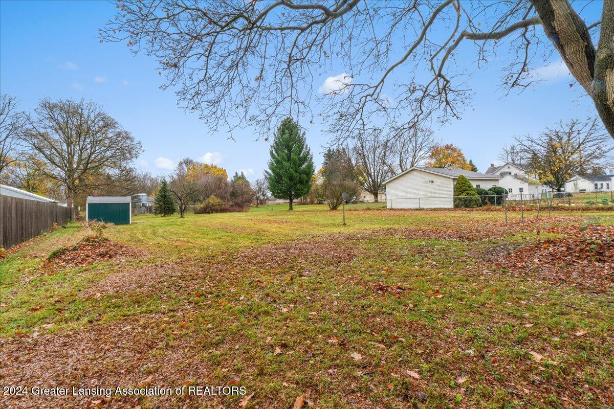 615 Clement Road Lansing, MI 48917 - Photo 27 of 33 29-Media Jett - 16