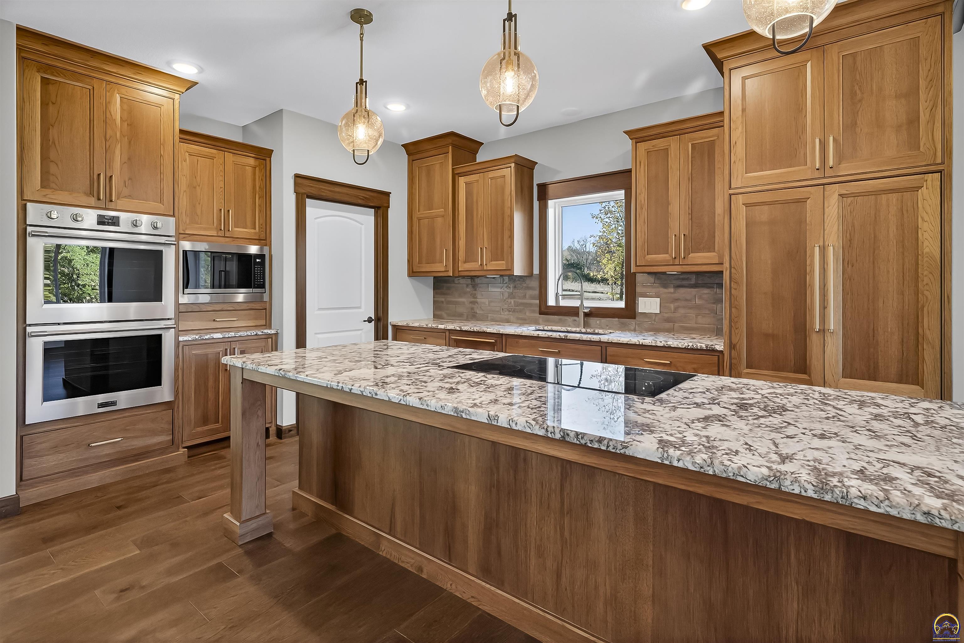 10728 Southeast Berryton Road Berryton, KS 66409 - Photo 2 of 44 Gallery Image 2
