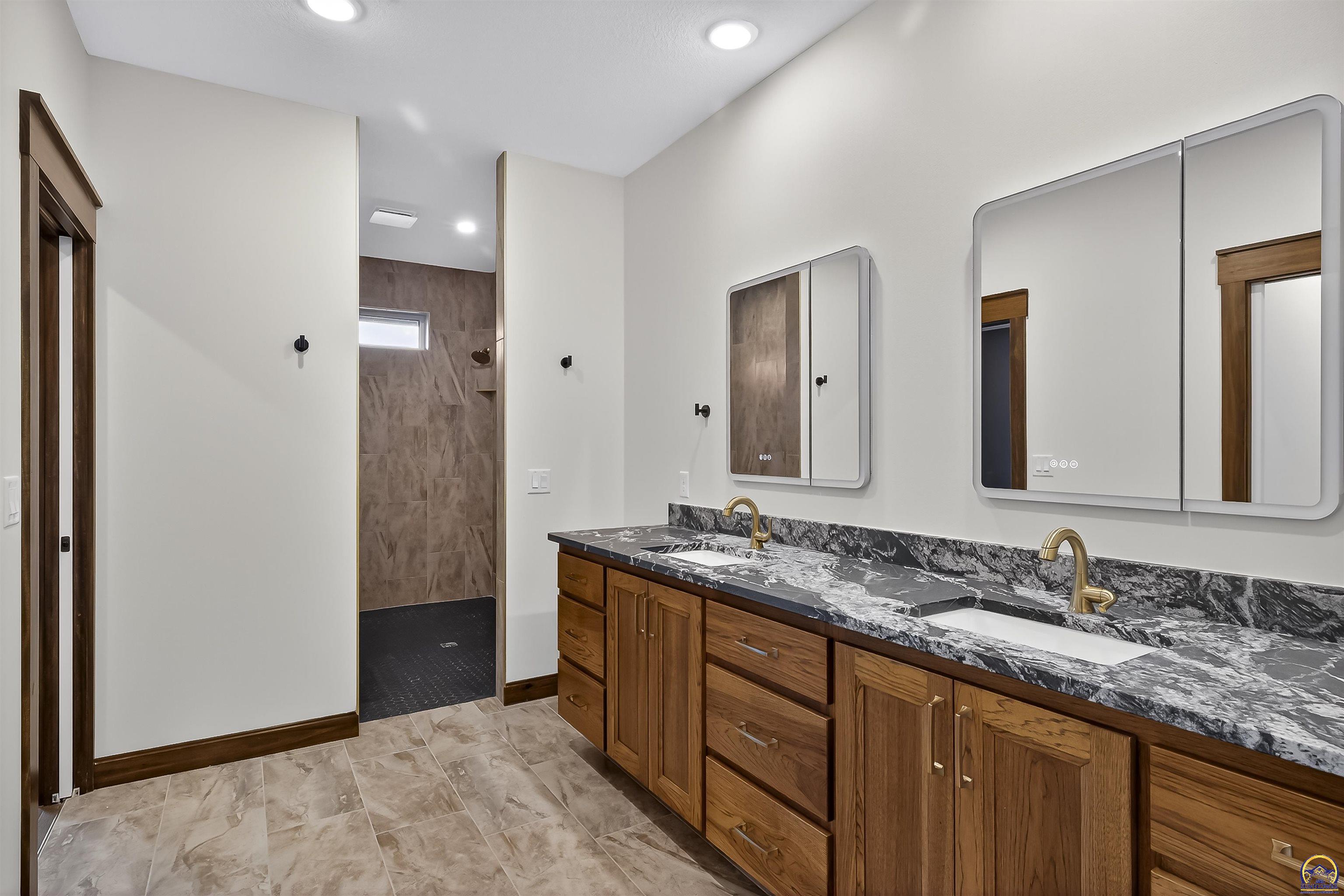 10728 Southeast Berryton Road Berryton, KS 66409 - Photo 24 of 44 Gallery Image 24
