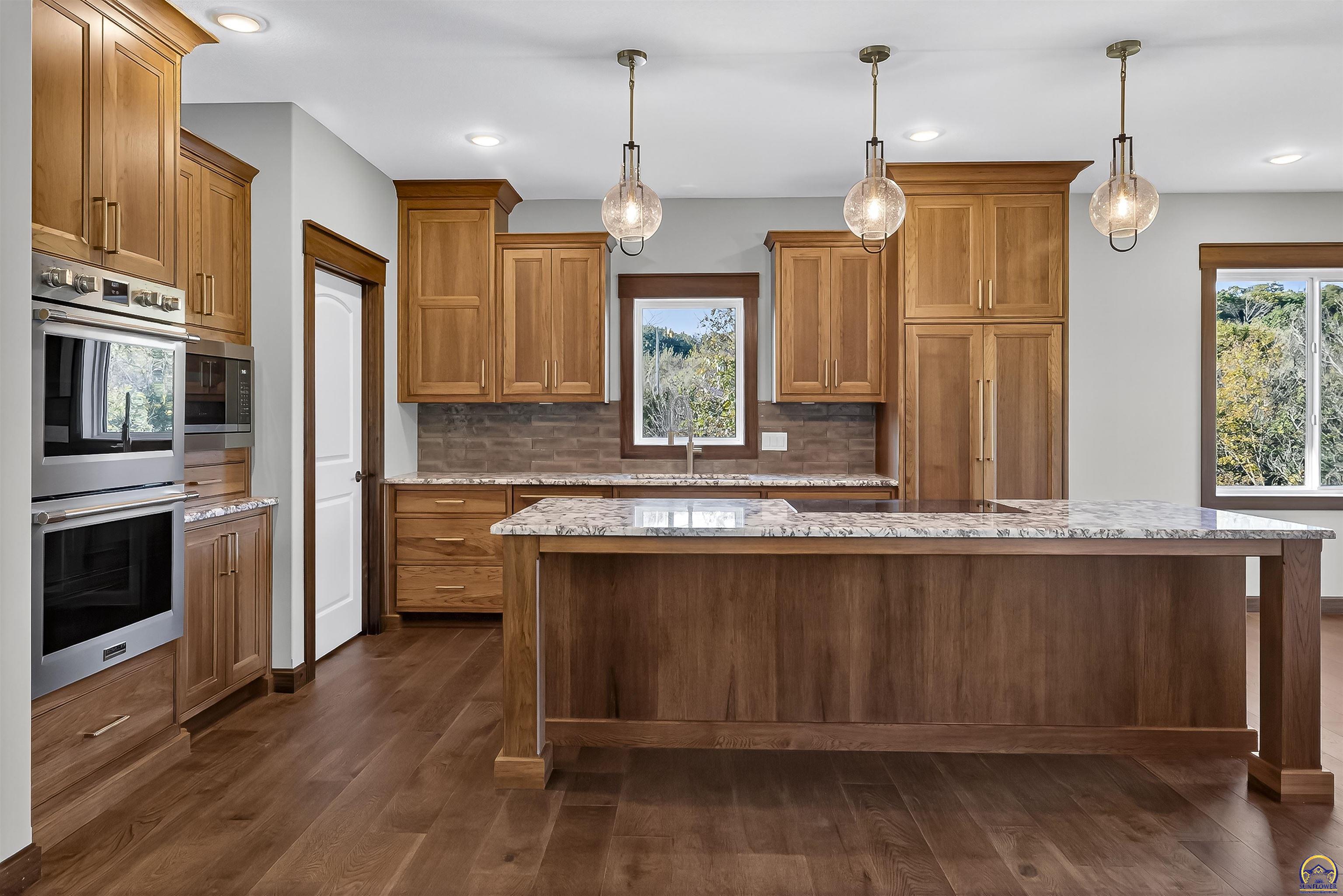 10728 Southeast Berryton Road Berryton, KS 66409 - Photo 3 of 44 Gallery Image 3