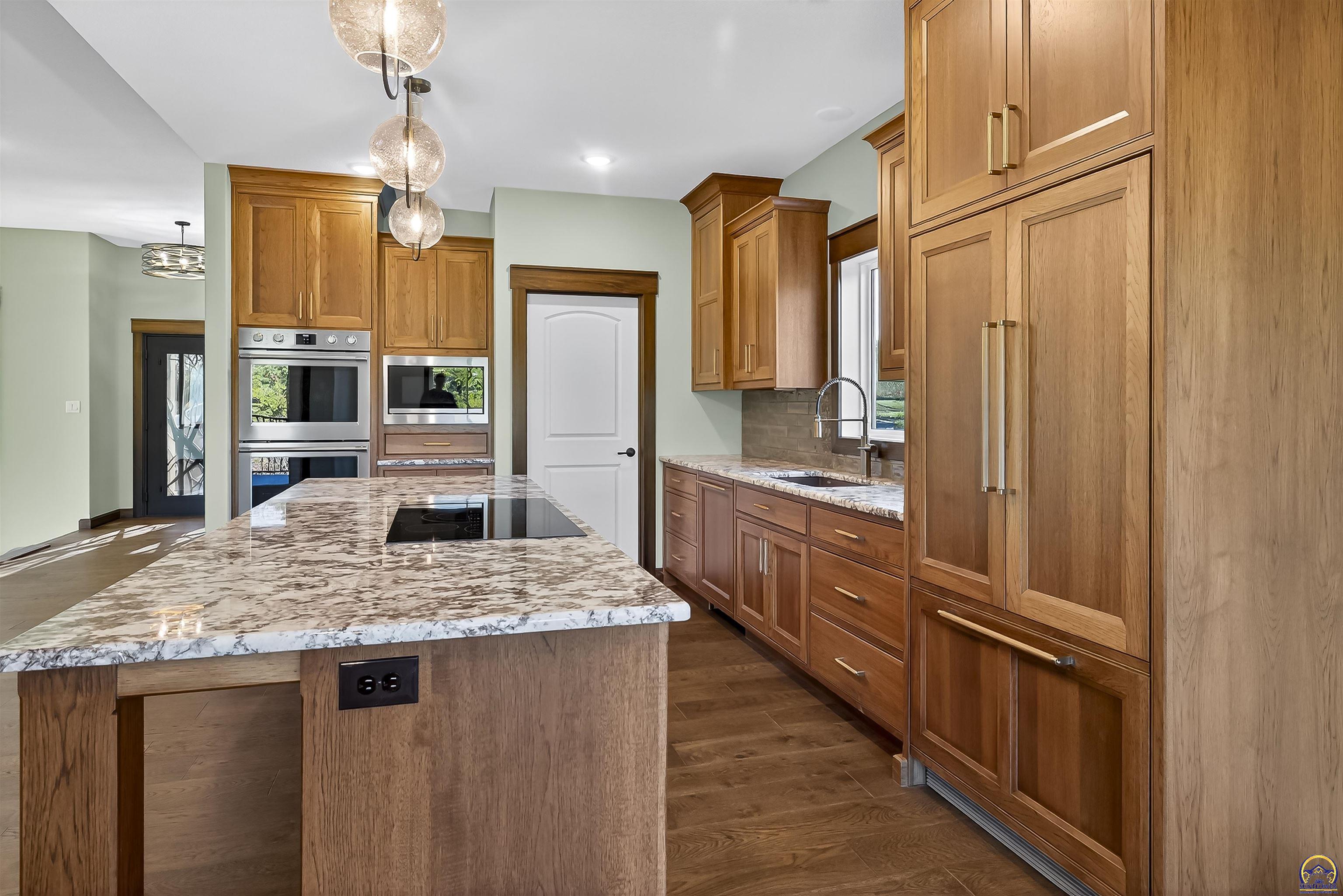 10728 Southeast Berryton Road Berryton, KS 66409 - Photo 4 of 44 Gallery Image 4