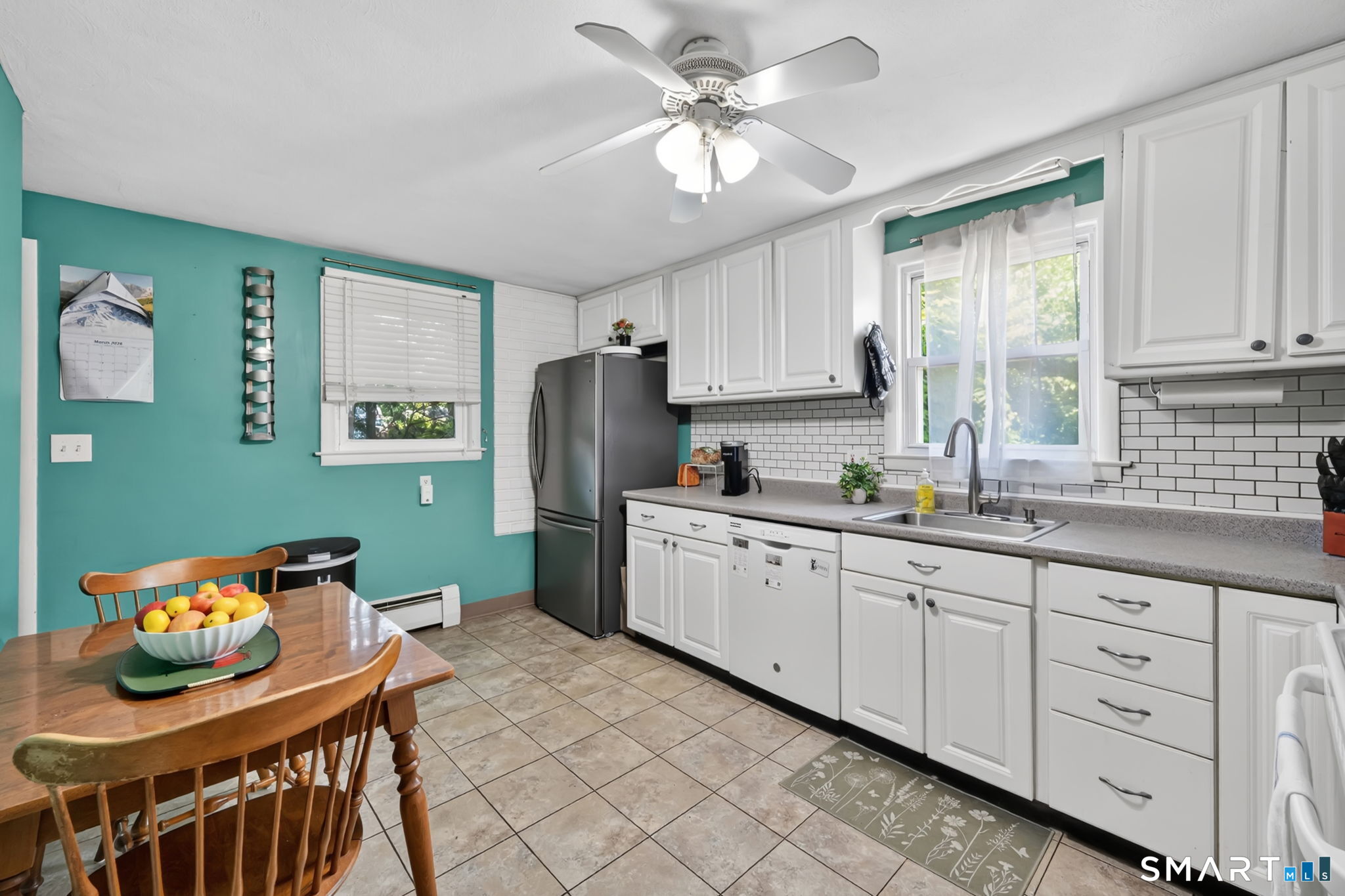 141 Tanner Street Manchester, CT 06042 - Photo 5 of 24