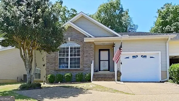 $279,000 | 214 Huntington Pointe Drive, Thomasville, GA 31757
